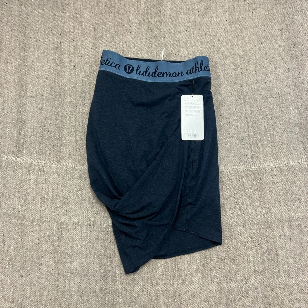 Lululemon Inner Esssence Skirt Women's 8 Black NEW